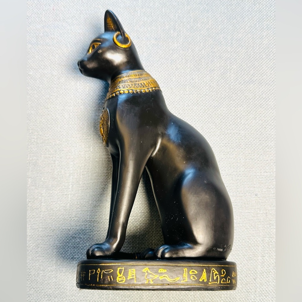 Ornate Egyptian Cat Figurine/Goddess Bastet Centerpiece/Statue Pristine/Rare - Picture 8 of 13